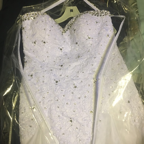 Dresses & Skirts - Wedding dress